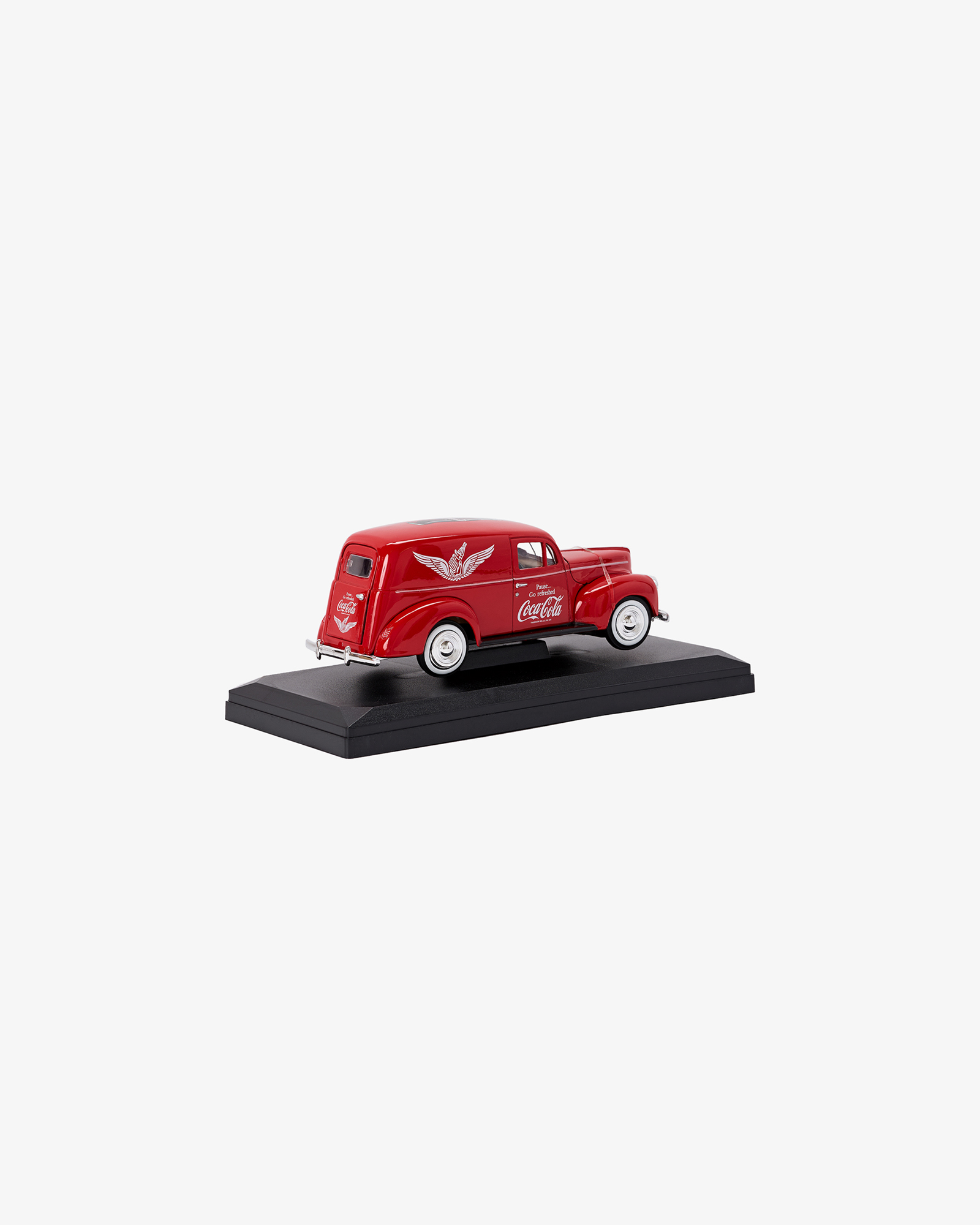 Машинка литая коллекционная Die-сast модель по лицензии Coca-Cola 1940 Ford Sedan Cargo Van, масштаб — 3